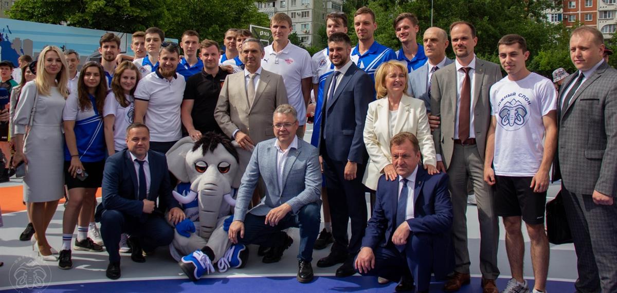 Бк южный слон. Лига юг баскетбол. Бк южный слон ставрополь. Российские баскетболистки. Баскетбол южный город.